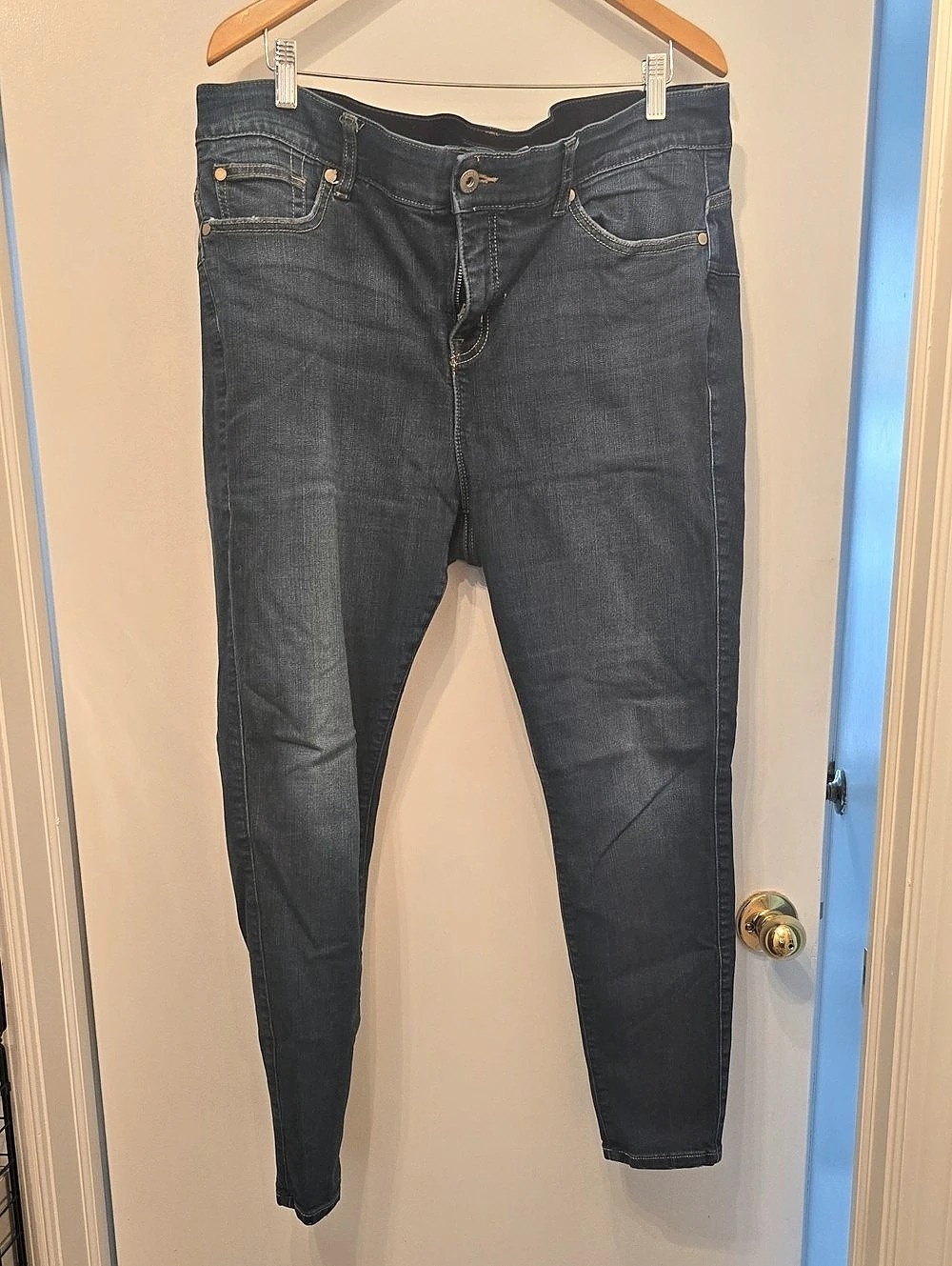 Torrid Bombshell Skinny High-Rise Jean High-Rise Jeans Black Waist 20R